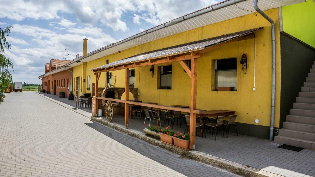 Penzion U Dablova Kopyta Rakvice Экстерьер фото